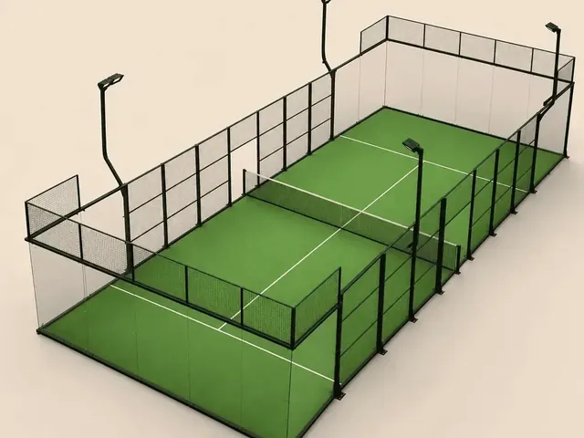 ILAN Ultra Panoramic padel court in green turf, glass back walls and steel mesh structure